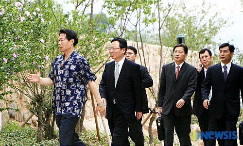 [사진]국가기록원장, 봉하마을 방문