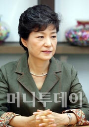 박근혜, 재·보선 침묵 일관 이유는