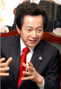 '다음 대선도 출마하겠다'고 밝힌 허경영 민주공화당 총재. 