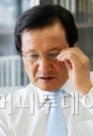 "국회 유감"…윤증현·기재위 '신경전'