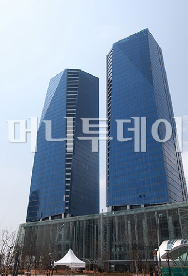 ↑포스코건설 인천 송도 사옥 전경