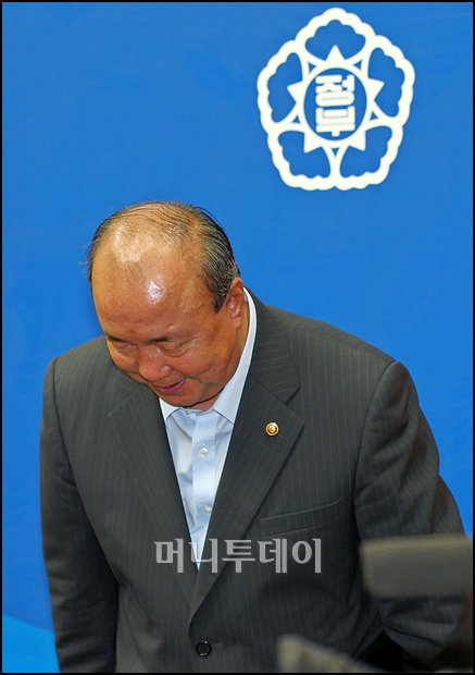 "두마리토끼잡기 어렵네"..鄭국토 '허무브리핑'
