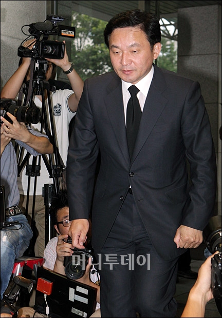 [사진]원희룡 의원, 故 앙드레김 빈소 조문