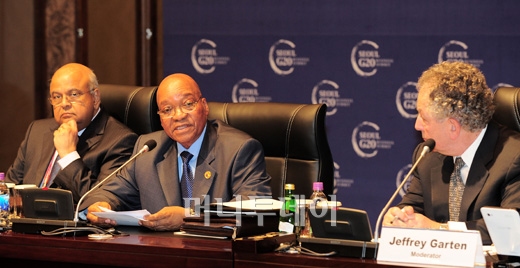 [사진]모두발언 하는 주마 남아공 대통령