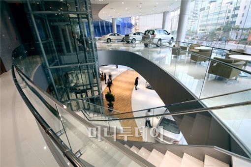 ↑효성그룹 계열사인 효성토요타가 운영하고 있는 서울 서초동 전시장 내부모습  