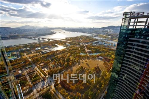 ↑ 갤러리아포레 101동에서는 한강과 서울숲이 한눈에 들어온다. ⓒ한화건설 제공