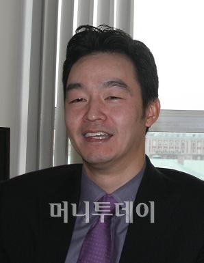 ↑ 제리 김(김원용) 미컬럼비아대 경영대학원 교수. 