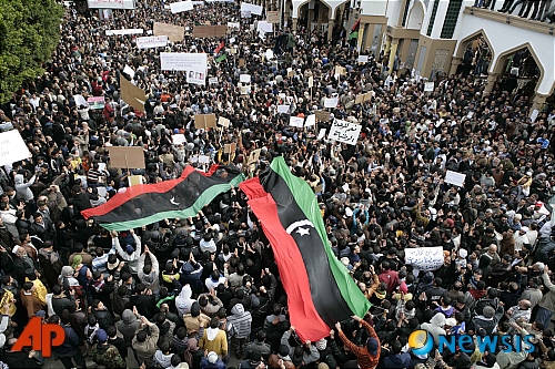 리비아 반군, 지도부 구성 놓고 권력투쟁 조짐