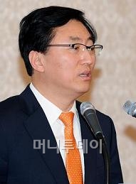 최중경 장관 "정유사 가격적정성, 3월 중순 결론낸다"