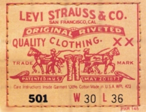 ↑청바지는 19세기중반 미국 골드러시 시대의 최대 히트상품이었다. 1886년부터 사용된 것으로 알려진 리바이스의 가죽 패치.