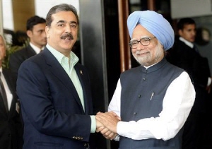 ▲맘모한 싱 인도총리(오른쪽)와 유수프 길라니 파키스탄 총리.