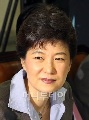 박근혜, "재보선 패배 책임 통감"