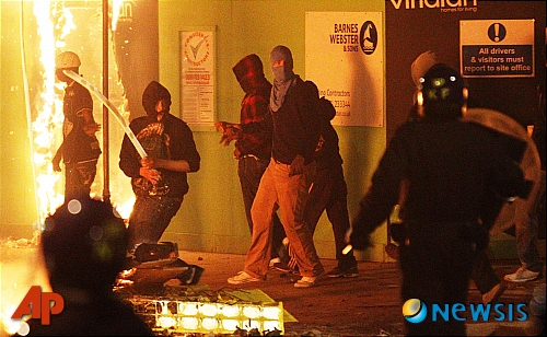영국 런던폭동으로 총 215명 체포돼