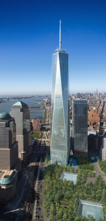 ↑ WTC에서 가장 높은 1WTC. 541m에 102층으로 내년 하반기 완공 예정이다. 완공시 북미에서 가장 높은 빌딩이 된다. 