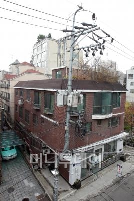 ↑영화배우 이정재가 매입한 서울 강남구 신사동 건물ⓒ이기범 기자