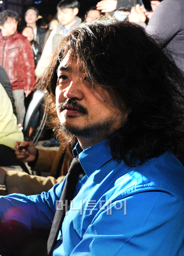 인터넷 라디오 방송 '나는 꼼수다'에 출연하는 김어준 딴지일보 총수(사진=뉴스1 박정호 기자)<br>
