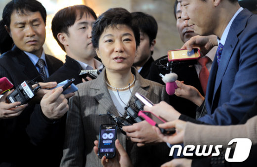 [사진]박근혜 "출총제 부활 얘기한 적 없다"