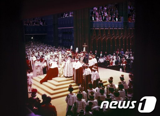 1953년 6월 2일 영국 런던 웨스트민스터 성당에서 열린 엘리자베스 2세 대관식  AFP=News1