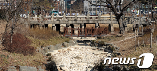[사진]서울시, 수표교 원래 자리로 되돌린다