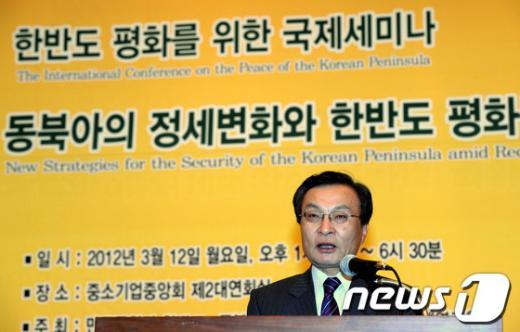 [사진]인사말 하는 이해찬 한반도·동북아 평화 특별위원장