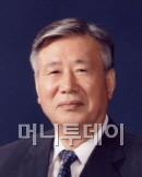 이중근 부영회장, 태국·라오스에 '한국형 졸업식' 기부