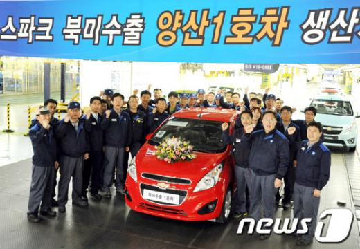 [사진]한국지엠, 스파크 북미수출 양산1호차 생산