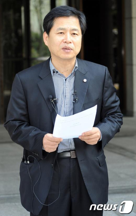 [사진]대법원 판결 관련 입장 밝히는 장석웅 위원장