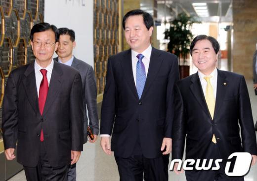 [사진]김두관, 민주 정치개혁모임 초청간담회 참석