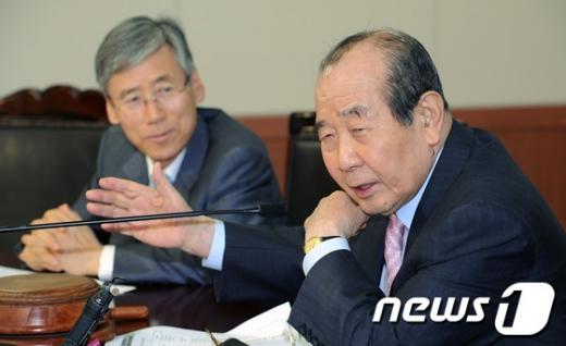 [사진]김수한 선관위원장 "개혁적인 전당대회"