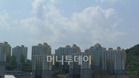 ↑여수엑스포 앞 아파트 단지. ⓒ전병윤 기자