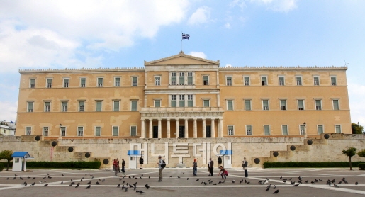 그리스 긴축지지 정당 '과반 확정'...'이변 없었다'
