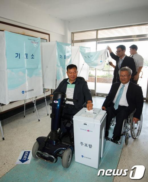 [사진]장애인 투표편의 시설 실태 점검