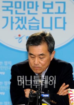 이상돈 "인혁당 유족, 박근혜 발언에 진정성 못느낄 것"