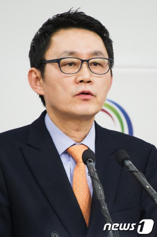 [사진]윤창중 "최대석 위원 일신상 이유로 사퇴"