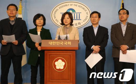 [사진]야당 인사청문위원, 박한철 후보자 청문회 관련 브리핑