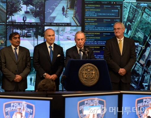 ↑ 지난해 8월 마이클불룸버그 뉴욕시장이 범죄예방시스템인 DAS를 발표하고 있다.