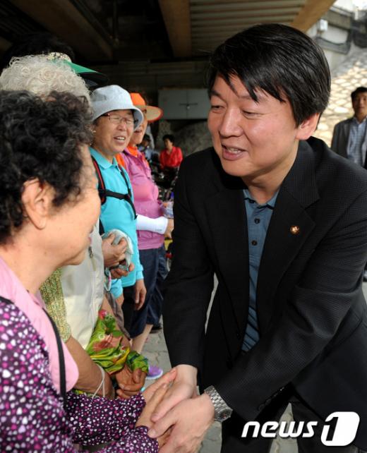 [사진]지역 주민들 만난 안철수 의원