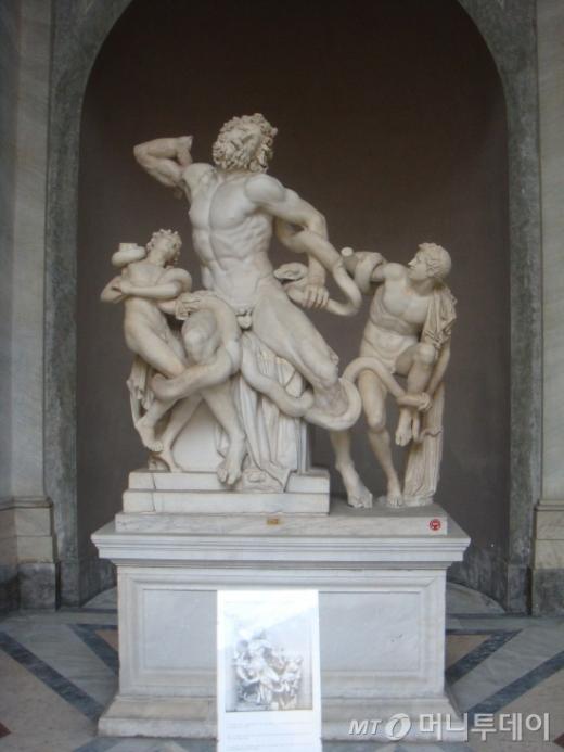 ↑‘라오콘 군상’(기원전 2세기, 헬레니즘 시대 작품의 로마 모작품), 팔각 정원 ⓒ사진=송원진