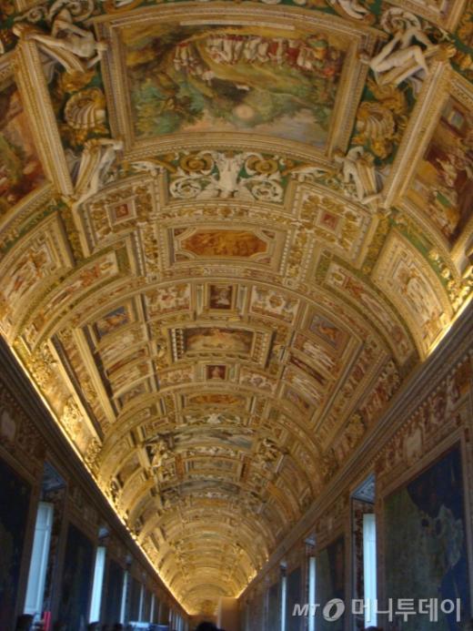 ↑길이 120m 너비 6m의 지도방(Le Galleria delle Mappe) ⓒ 사진=송원진