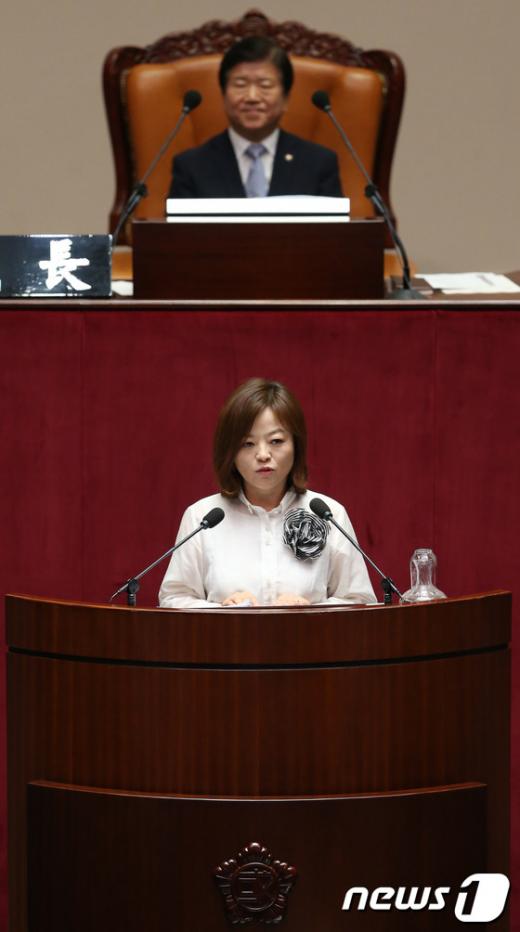 [사진]대정문질문 모두발언하는 진선미 의원