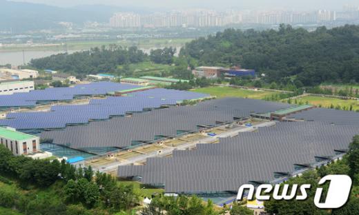 [사진]가동 시작한 암사 태양광 발전소