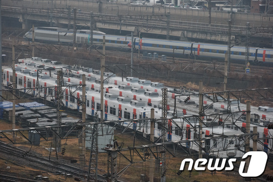 [사진]철도노조 파업…'KTX·전철은 정상운행'
