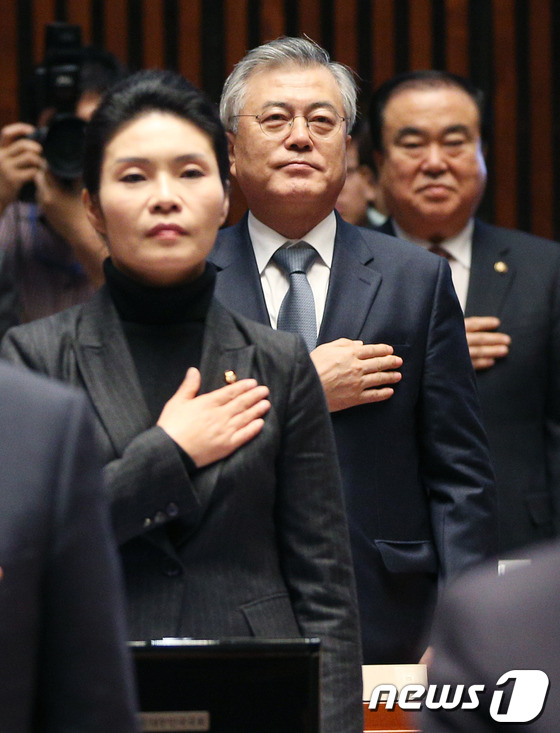 [사진]문재인, 대선 1주년 '만감교차'