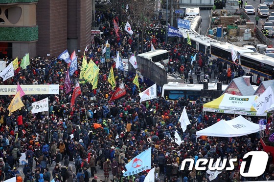 [사진]민주노총 총파업 참가자들 서울도심 가득