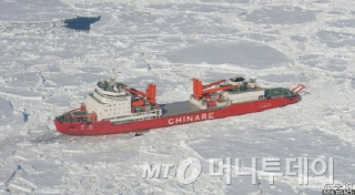 러시아 구하고 남극 갇힌 中 쇄빙선···美 구조 착수