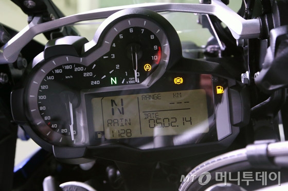 [사진]BMW모토라드 '뉴 R1200GS'의 전자식 계기판