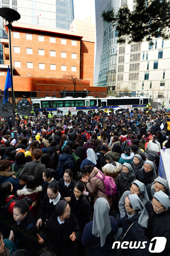 [사진]3·1절 앞두고 많은 시민들 찾은 수요시위