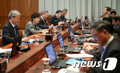[사진]대통령주재 수석비서관회의 열려