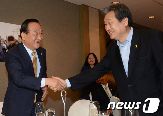 새누리당 7·14전당대회에 출마한 서청원(왼쪽), 김무성(오른쪽) 의원. (뉴스1 DB) © News1   민경석 기자