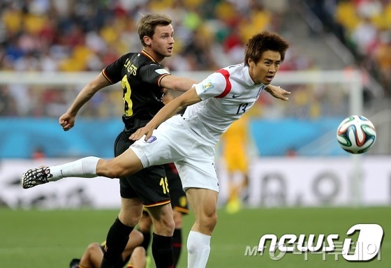 한국 축구 국가대표팀 공격수 구자철이 역동적인 움직임을 선보이고 있다./ 사진=뉴스1